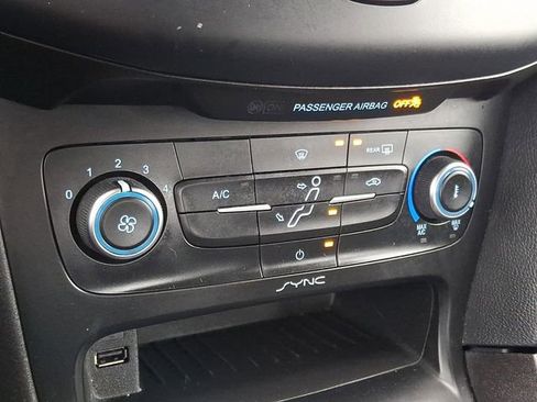Used 2016 Ford Focus SE image 15