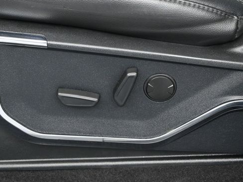 Used 2023 Ford F150 Lariat image 10