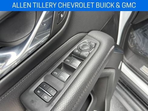 Certified 2023 GMC Yukon Denali image 22