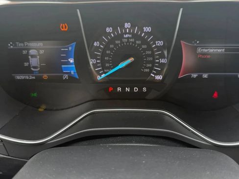 Used 2017 Ford Fusion SE w/ Fusion SE Technology Package FWD image 13