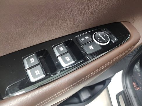 Used 2019 Kia Sorento SX image 26