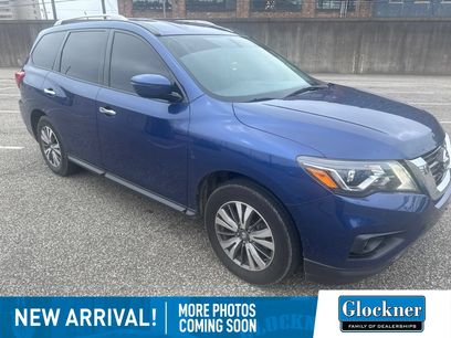 Used 2017 Nissan Pathfinder SV