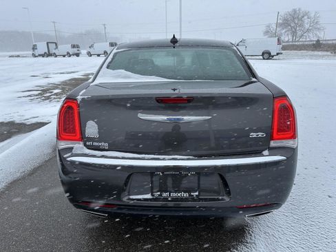 Used 2022 Chrysler 300 Touring image 4