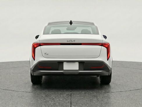 Used 2025 Kia K4 LXS image 7