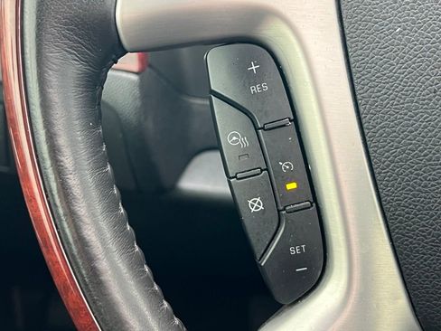 Used 2010 Cadillac Escalade Luxury image 34