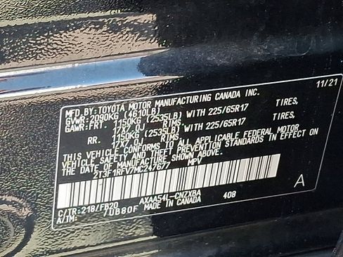 Used 2021 Toyota RAV4 LE w/ Carpet Mat Package (TMS) AWD/4WD image 28