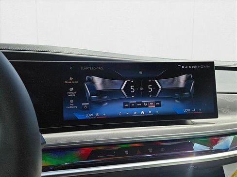 New 2025 BMW i7 eDrive50 w/ M Sport Package image 12
