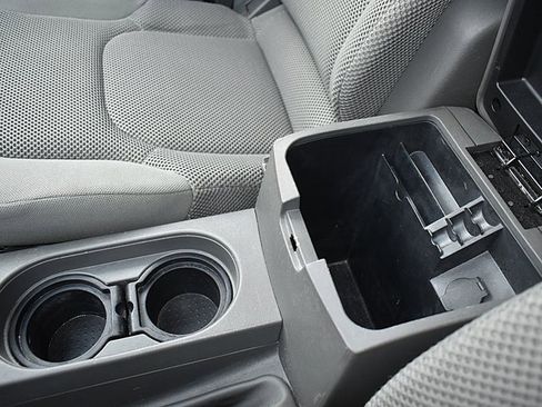 Used 2012 Nissan Frontier SV image 35