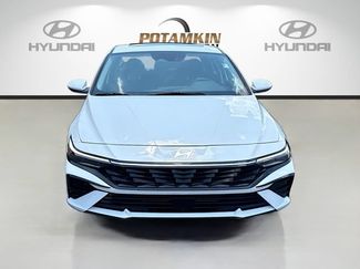Certified 2025 Hyundai Elantra SEL w/ Cargo Package FWD video 2