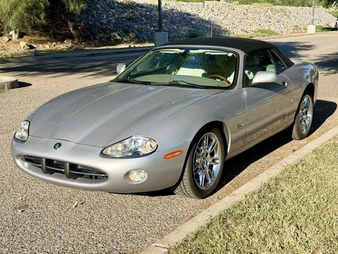 Used 2001 Jaguar XK8 Convertible RWD image 9
