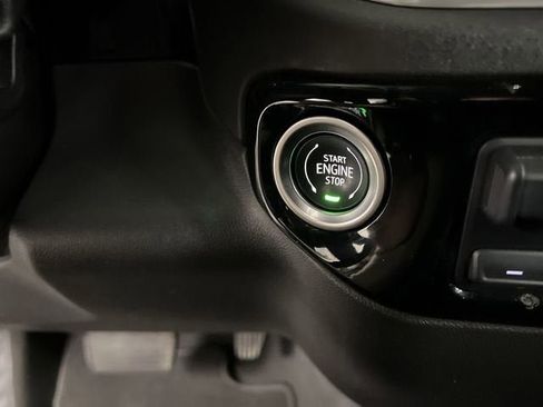 Used 2025 GMC Sierra 1500 SLT image 17