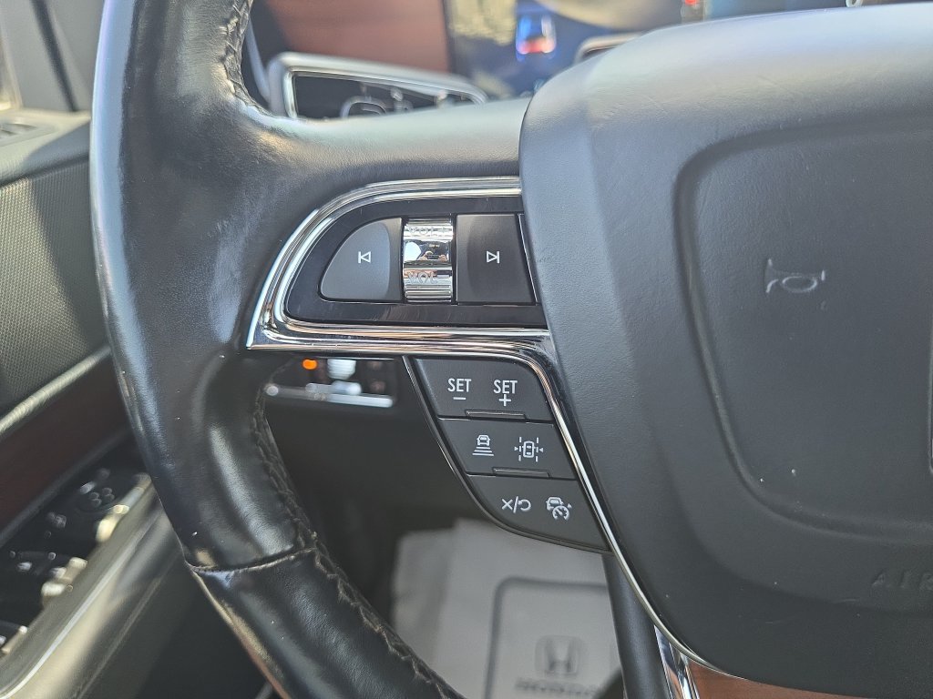 Used 2022 Lincoln Navigator Reserve AWD/4WD image 25