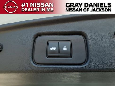 Certified 2025 Nissan Pathfinder Platinum w/ Cargo Package FWD image 10