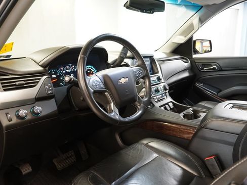 Used 2017 Chevrolet Tahoe LT w/ Luxury Package AWD/4WD image 7