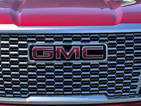 Used 2024 GMC Yukon Denali AWD/4WD image 47
