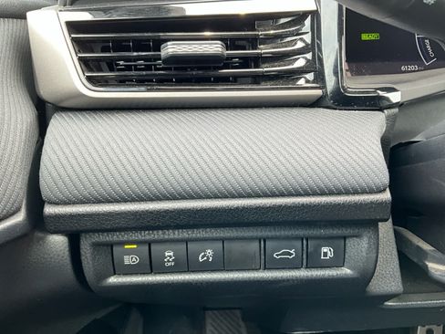 Used 2025 Toyota Camry Hybrid FWD image 19