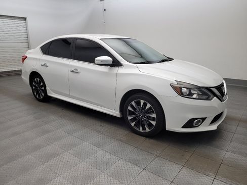 Used 2018 Nissan Sentra SR FWD image 11