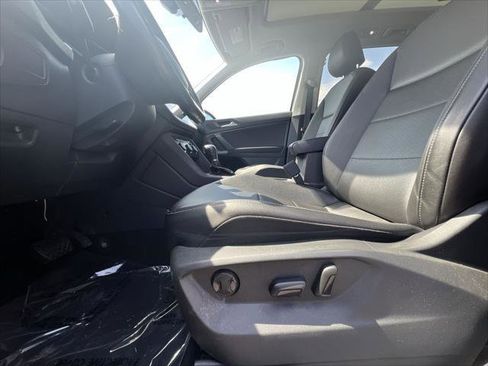 Used 2019 Volkswagen Tiguan SEL AWD/4WD image 12