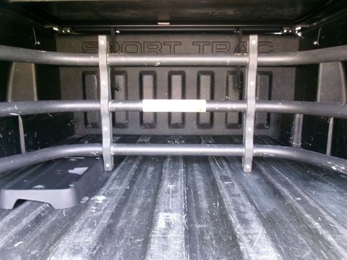 Used 2008 Ford Explorer Sport Trac XLT image 12