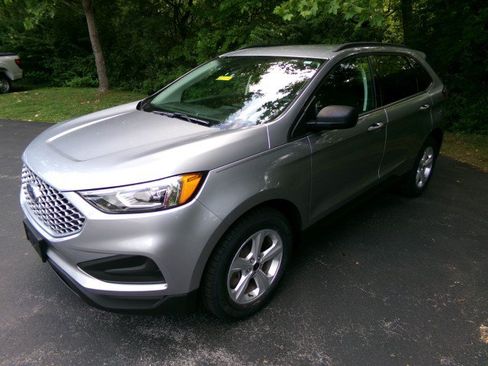Used 2023 Ford Edge SE AWD/4WD image 5