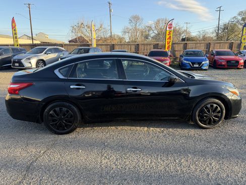 Used 2017 Nissan Altima 2.5 S w/ Power Driver Seat Package image 4