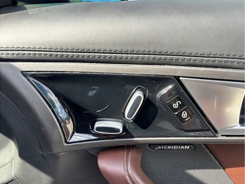 Used 2014 Jaguar F-TYPE Convertible image 34