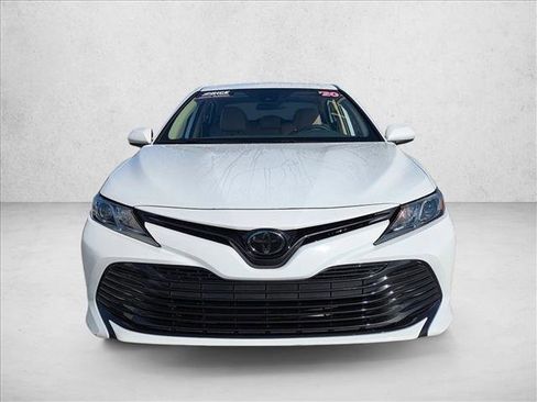 Certified 2020 Toyota Camry LE image 2
