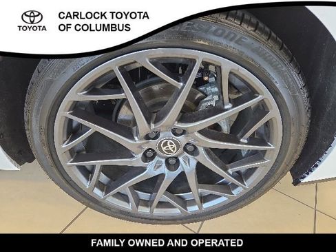 Used 2025 Toyota Camry SE w/ Convenience Package FWD image 10