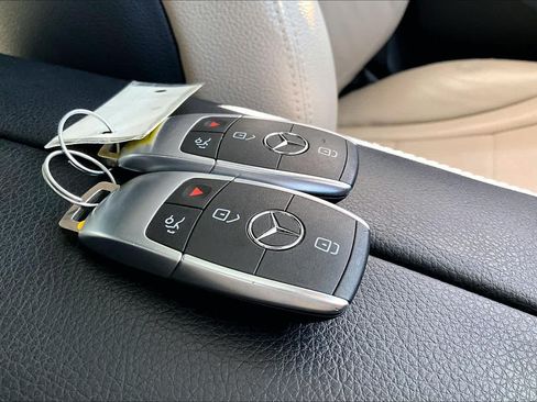 Used 2019 Mercedes-Benz C 300 Sedan image 15