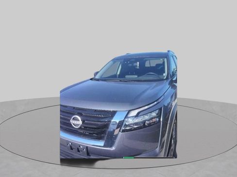 Used 2025 Nissan Pathfinder SV AWD/4WD image 2
