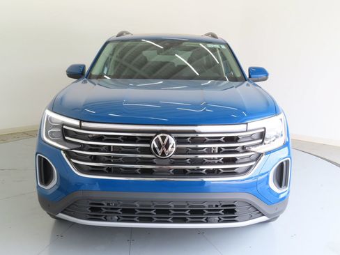 Used 2025 Volkswagen Atlas SE FWD image 9