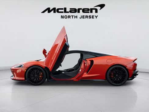 Used 2023 McLaren GT RWD image 4
