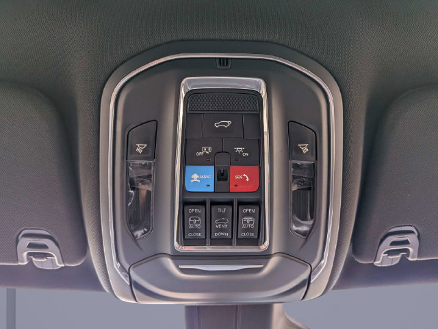 Used 2024 Jeep Wagoneer 4WD w/ Premium Group I image 25