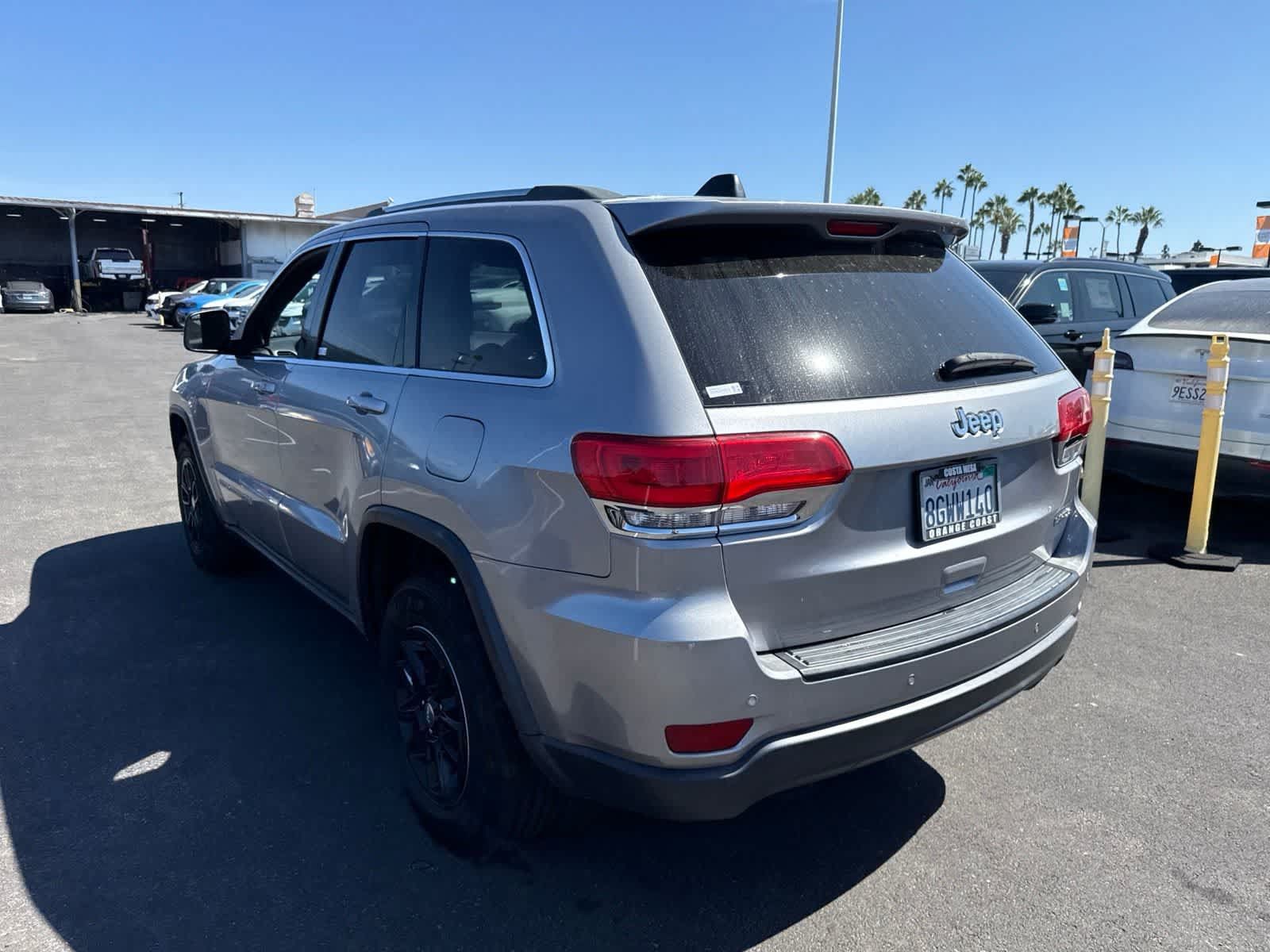 Used 2018 Jeep Grand Cherokee Laredo RWD image 23