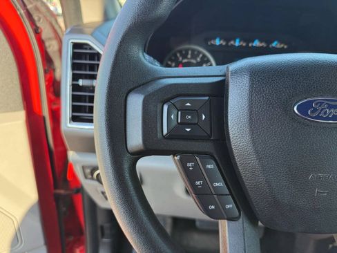Used 2015 Ford F150 XLT AWD/4WD image 10