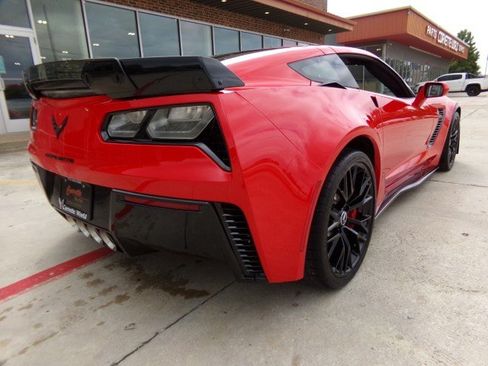 Used 2015 Chevrolet Corvette Z06 w/ 3LZ Preferred Equipment Group RWD image 5