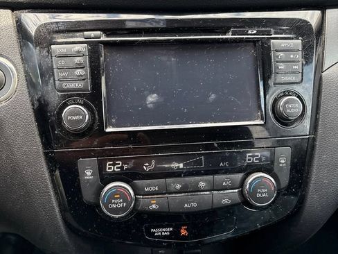 Used 2016 Nissan Rogue SV w/ SV Premium Package AWD/4WD image 11