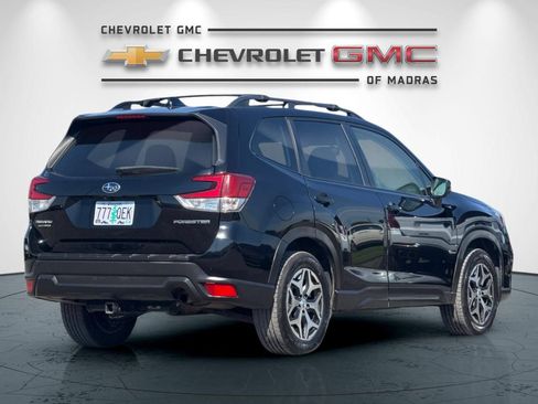 Used 2019 Subaru Forester Premium w/ Popular Package #1 AWD/4WD image 3