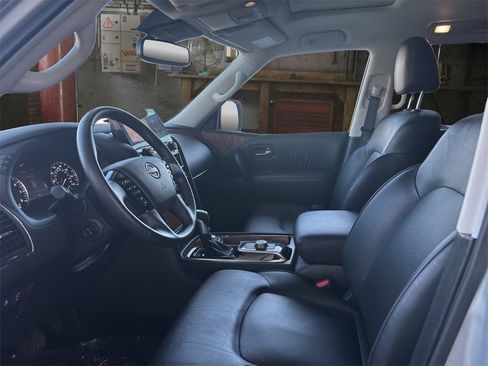 Used 2024 Nissan Armada SL w/ Captain's Chairs Package image 19