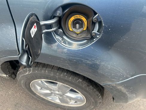 Used 2010 Ford Escape Limited image 11