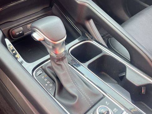 Used 2025 Kia Telluride S AWD/4WD image 19