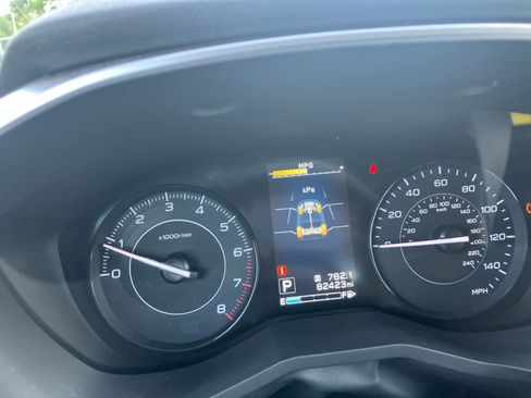 Used 2018 Subaru Impreza 2.0i Premium w/ Eyesight & BSD & Rcta AWD/4WD image 17