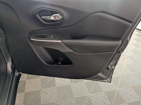 Certified 2021 Jeep Cherokee Limited AWD/4WD image 33
