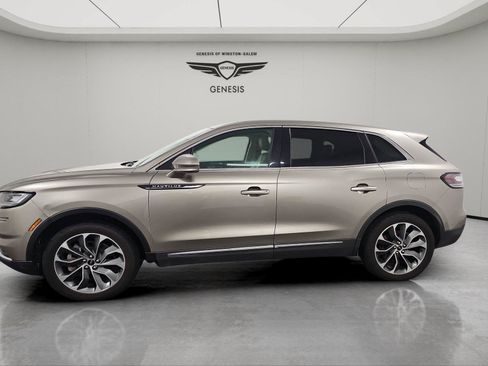 Used 2021 Lincoln Nautilus Reserve AWD/4WD image 2