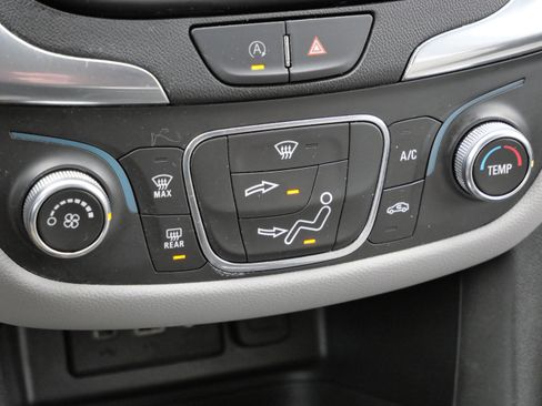 Used 2022 Chevrolet Equinox LT image 24