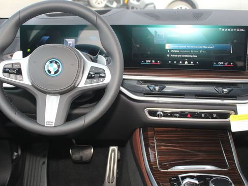 New 2026 BMW X5 xDrive50e w/ M Sport Package AWD/4WD image 18