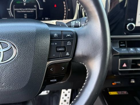 Used 2026 Toyota Camry SE w/ Convenience Package FWD image 18