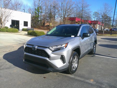 Used 2023 Toyota RAV4 LE image 5