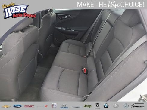 Used 2024 Chevrolet Malibu LT image 17