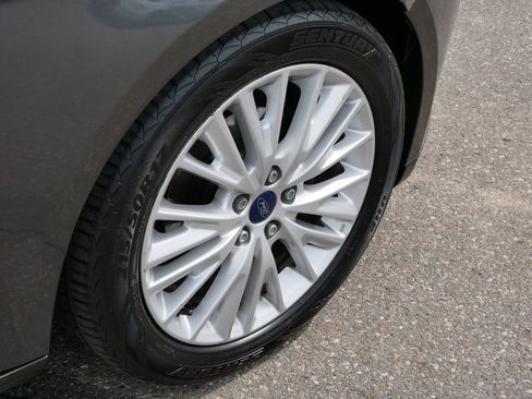 Used 2017 Ford Focus Titanium FWD image 13
